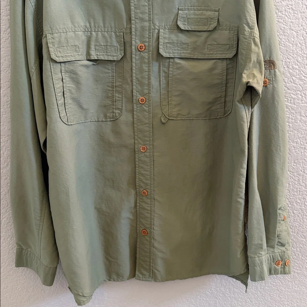 The North Face Green Nylon Cargo Button-Up Shirt Size Medium Outdoor Utility